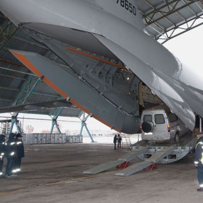 Самолет Ил-76