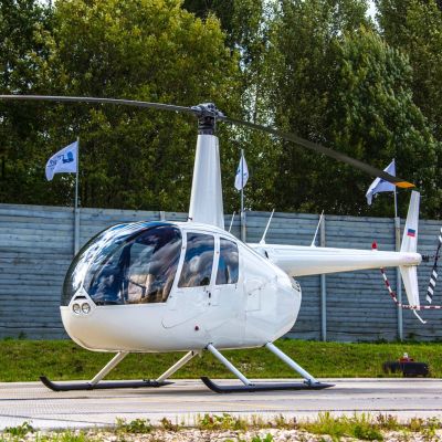 Вертолет R-44