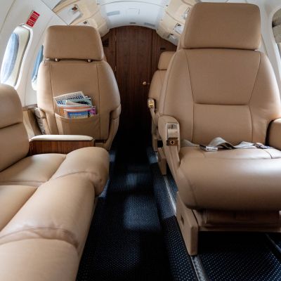 Авиапарк - Hawker 700