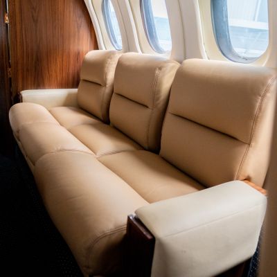 Авиапарк - Hawker 700