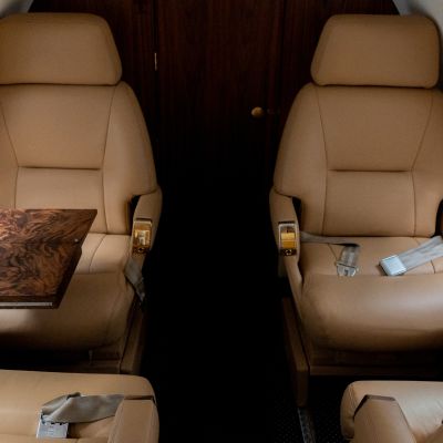 Авиапарк - Hawker 700