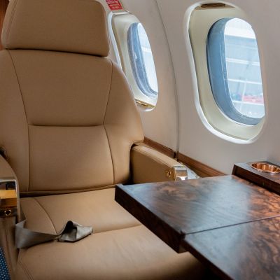 Авиапарк - Hawker 700