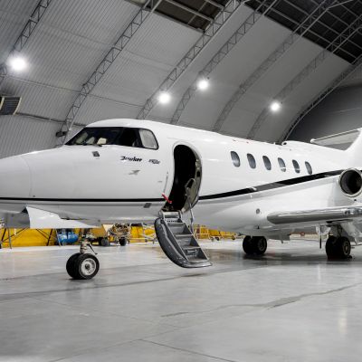 Авиапарк - Hawker 700